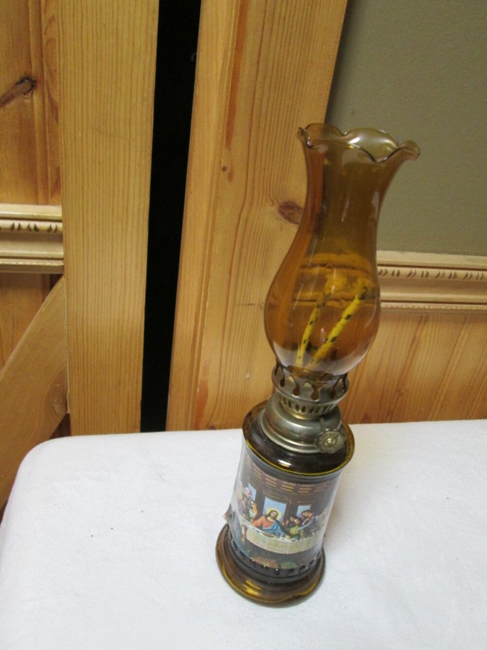 unique vtg the Lords supper amber glass kerosene lamp NEW in box Japan